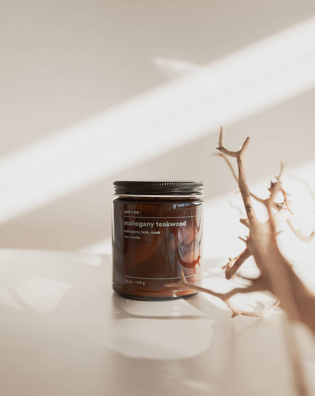 Mahogany teakwood soy candle - mahogany, teak, musk