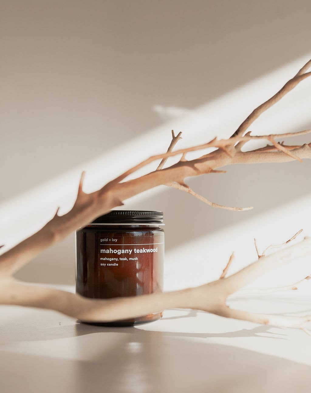 Mahogany teakwood soy candle - mahogany, teak, musk